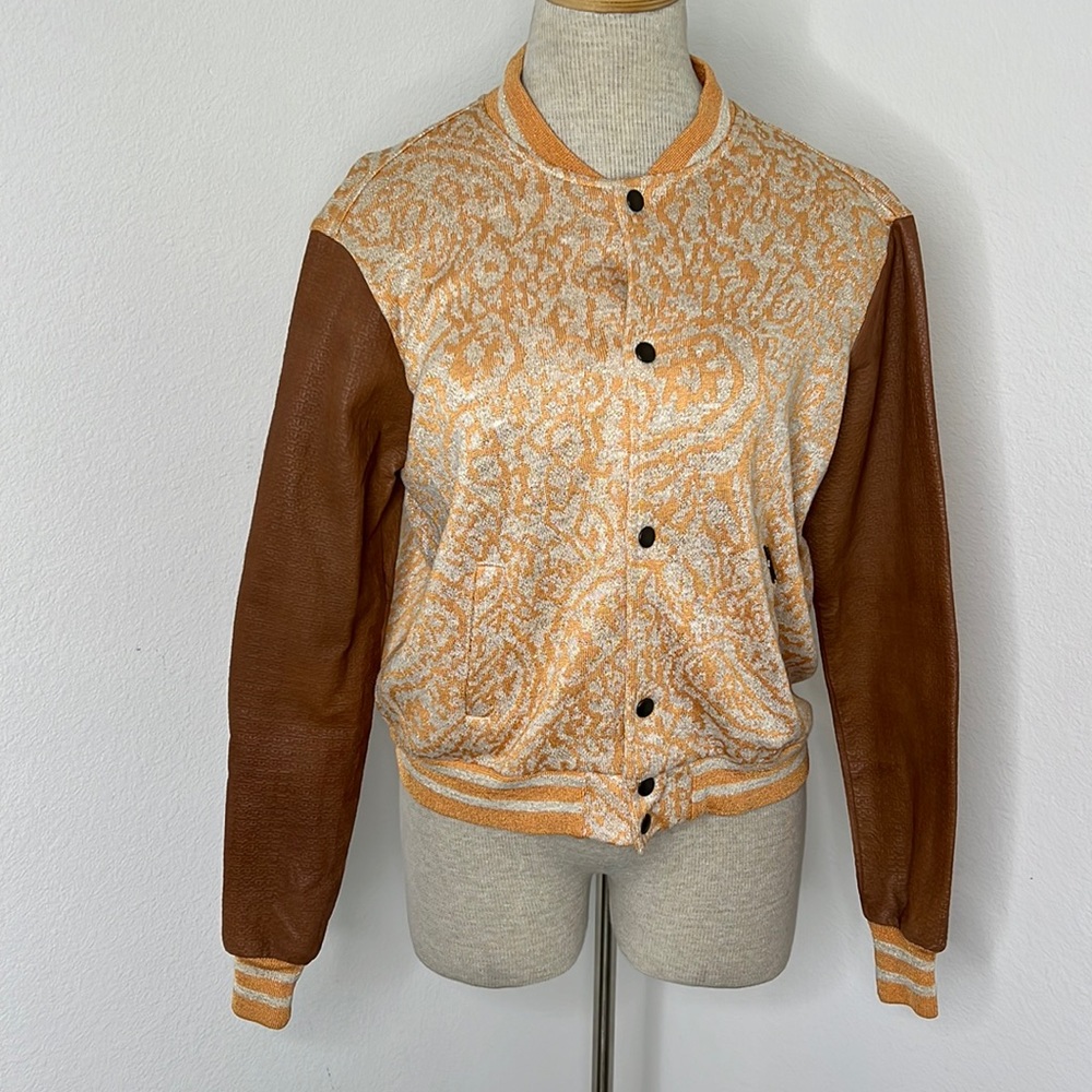 🔹 BARK Multi-Media Jacket